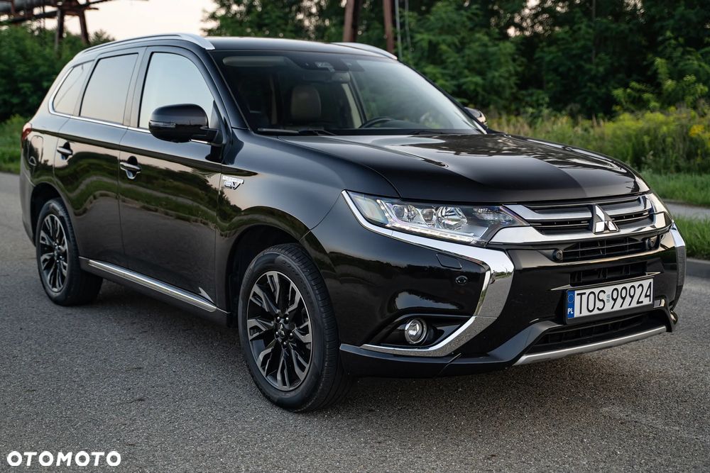Mitsubishi Outlander - 1