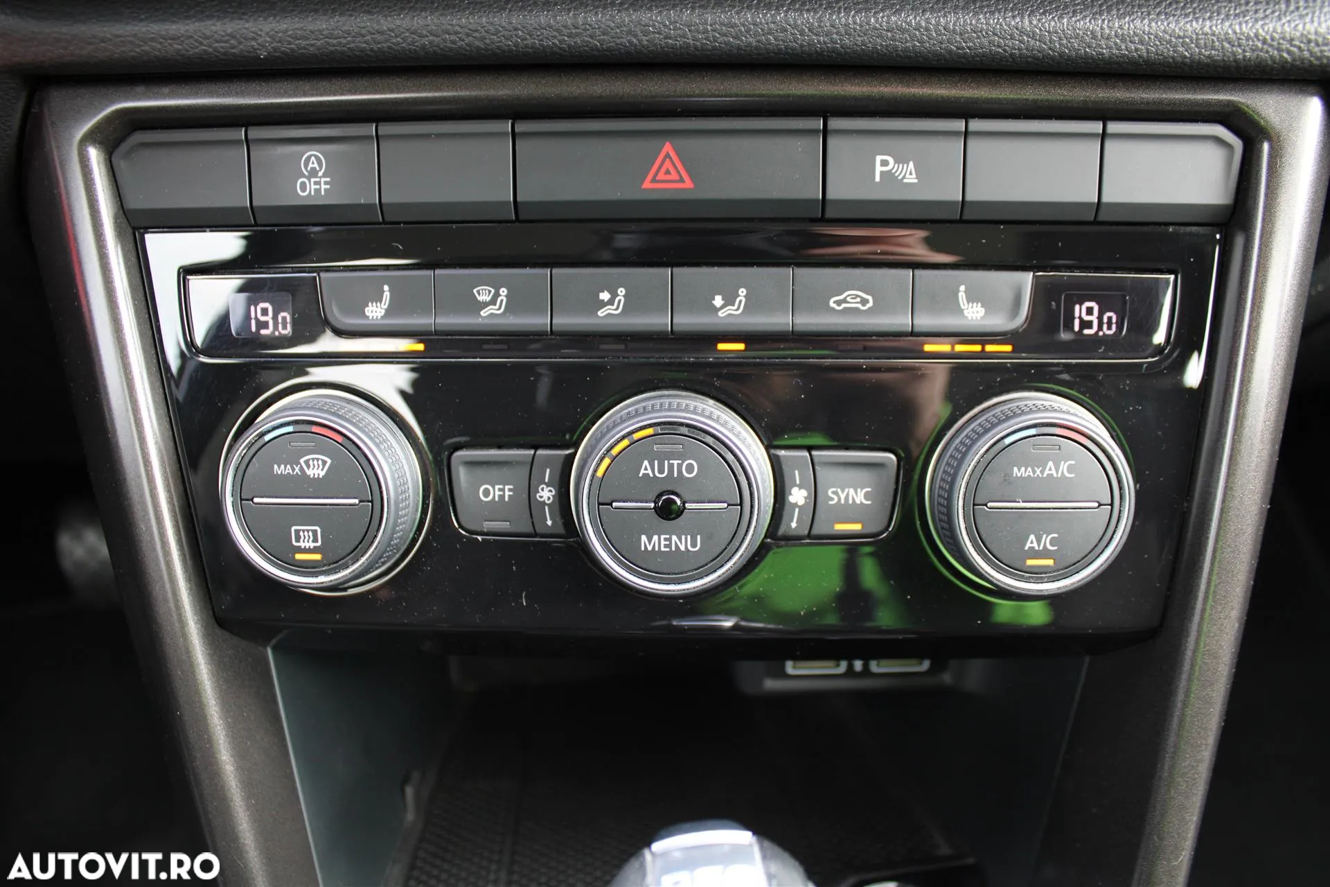 Volkswagen T-ROC 1.5 TSI DSG Style - 19
