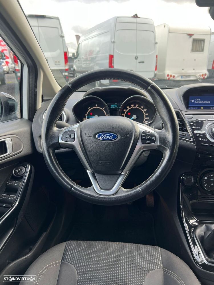 Ford Fiesta 1.5 TDCi Titanium - 23