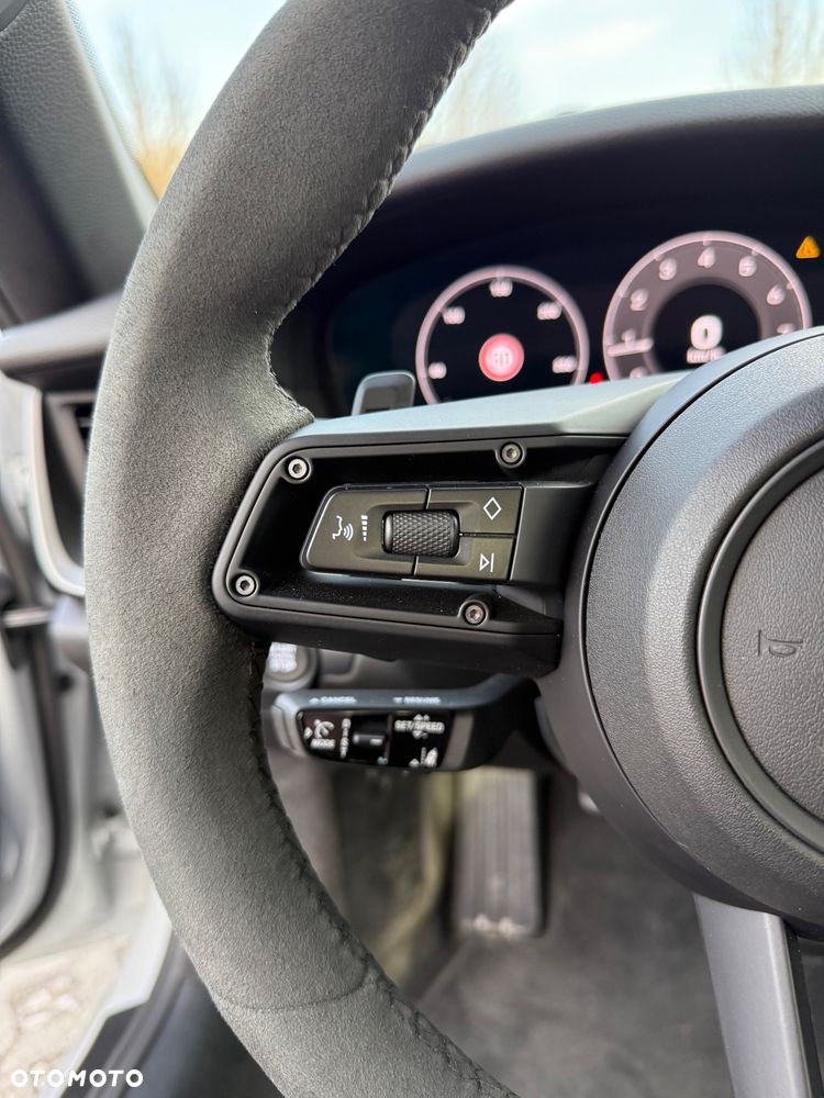 Porsche 911 Carrera PDK - 23