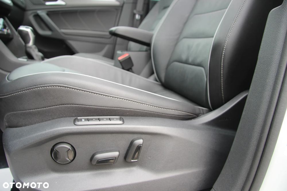 Volkswagen Tiguan 2.0 TDI SCR 4MOTION DSG R-Line - 17
