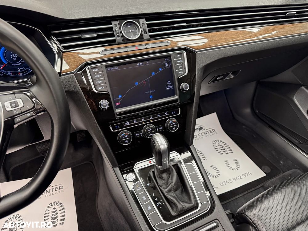 Volkswagen Passat Variant 2.0 TDI DSG 4Motion Highline - 30