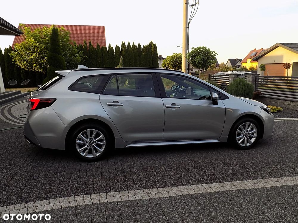 Toyota Corolla 1.8 Hybrid Comfort - 18
