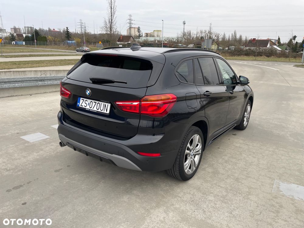 BMW X1 sDrive18i Sport Line - 6