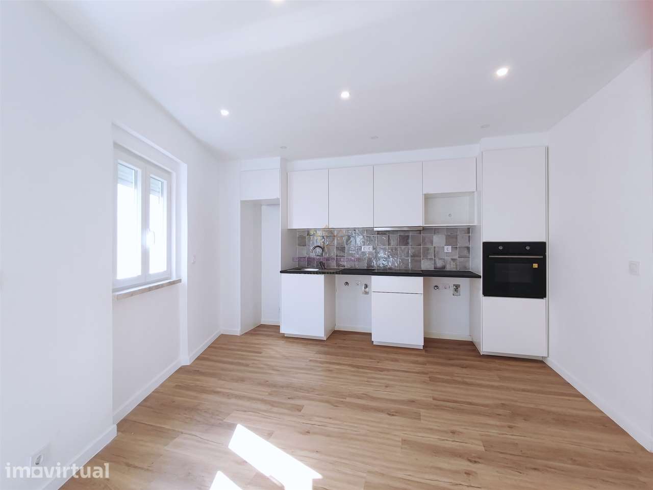 Apartamento T2 remodelado Forte da Casa - Grande imagem: 2/22