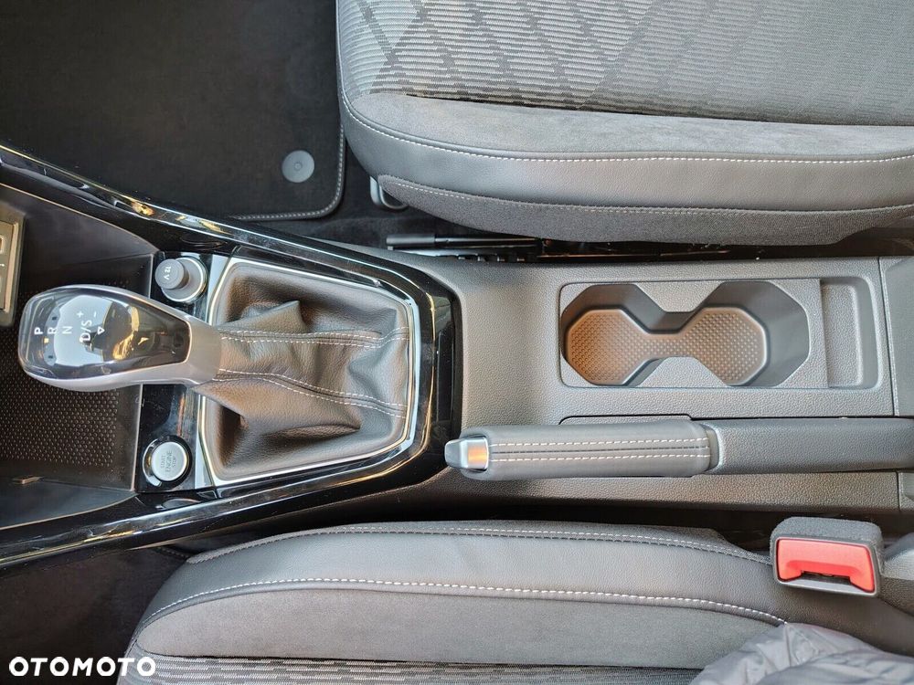 Volkswagen T-Cross - 13