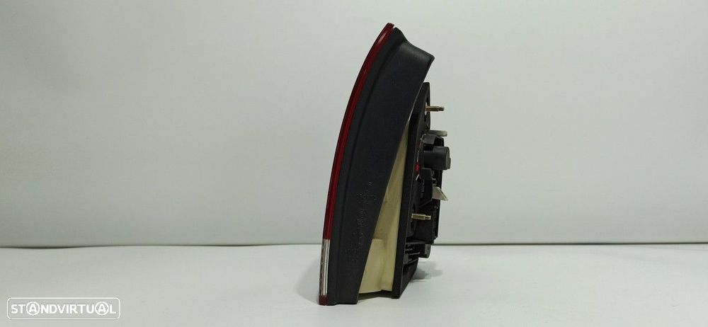 FAROLIM TRASEIRO DIREITO VOLKSWAGEN TOUAREG (7LA) TDI V10 - 3