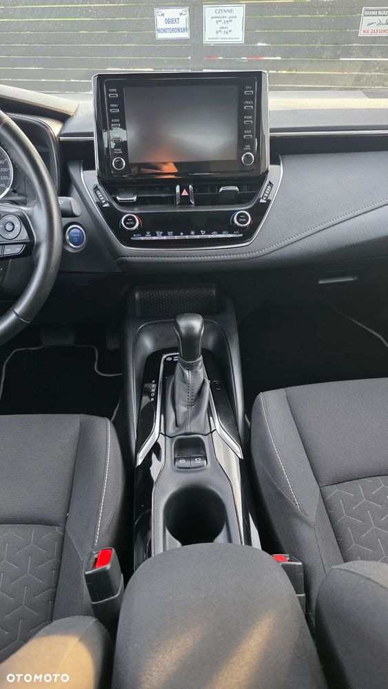 Toyota Corolla 1.8 Hybrid - 25