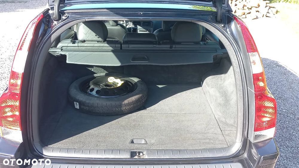 Volvo V70 2.4 Momentum - 25
