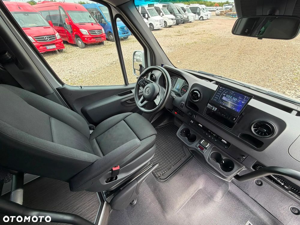Mercedes-Benz Sprinter 519 - 13