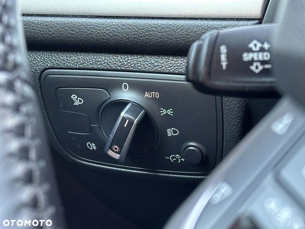 Audi A6 Avant 2.0 TDI Multitronic - 29