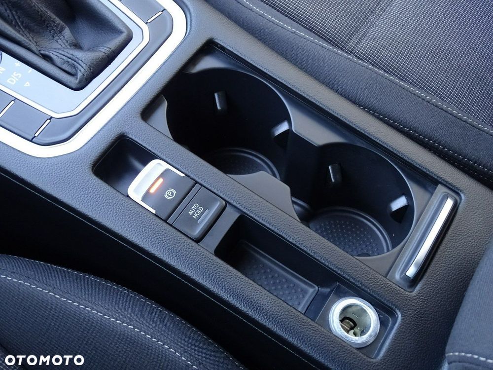 Volkswagen Passat - 38