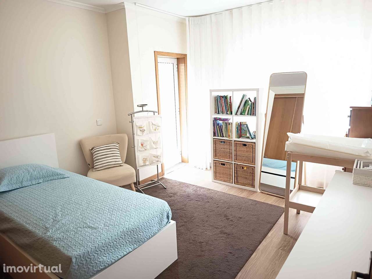 T2+1 (T3), garagem 2 carros, 1º andar elevador, aquecimento central - Grande imagem: 4/17