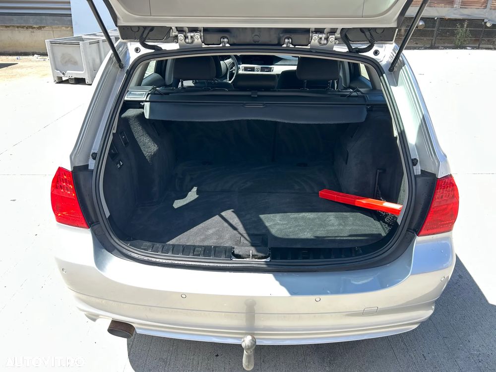 BMW Seria 3 318d Sport Line - 11