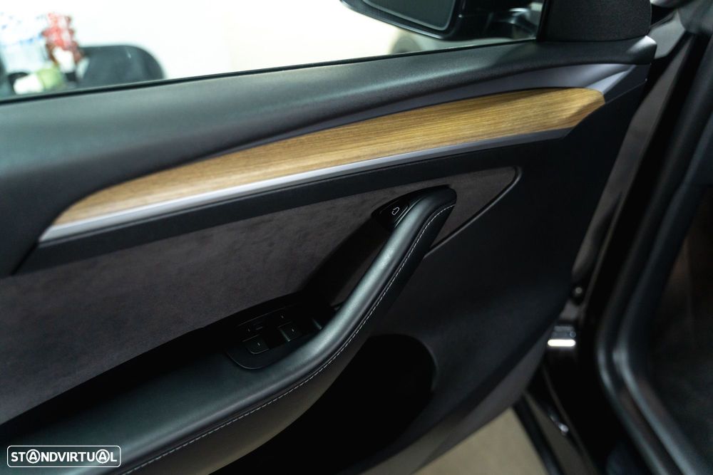 Tesla Model Y Tração Traseira - 7