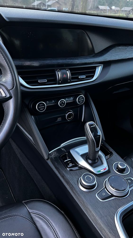 Alfa Romeo Stelvio - 31