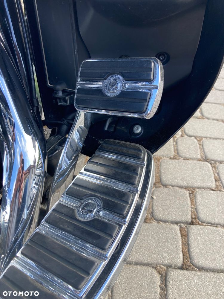 Harley-Davidson FLH Electra Glide - 25