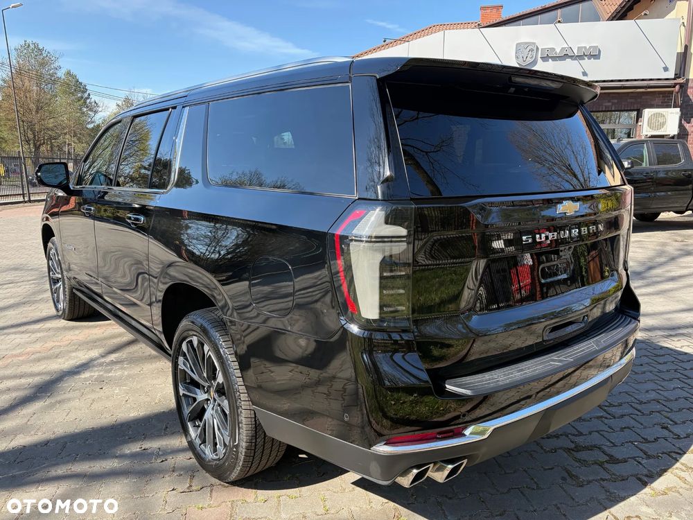Chevrolet Suburban - 9