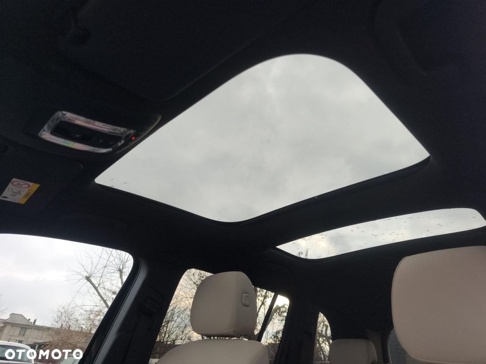 Mercedes-Benz GLB - 14