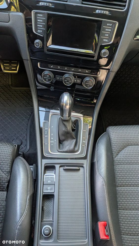 Volkswagen Golf 1.4 TSI BMT Highline DSG - 20