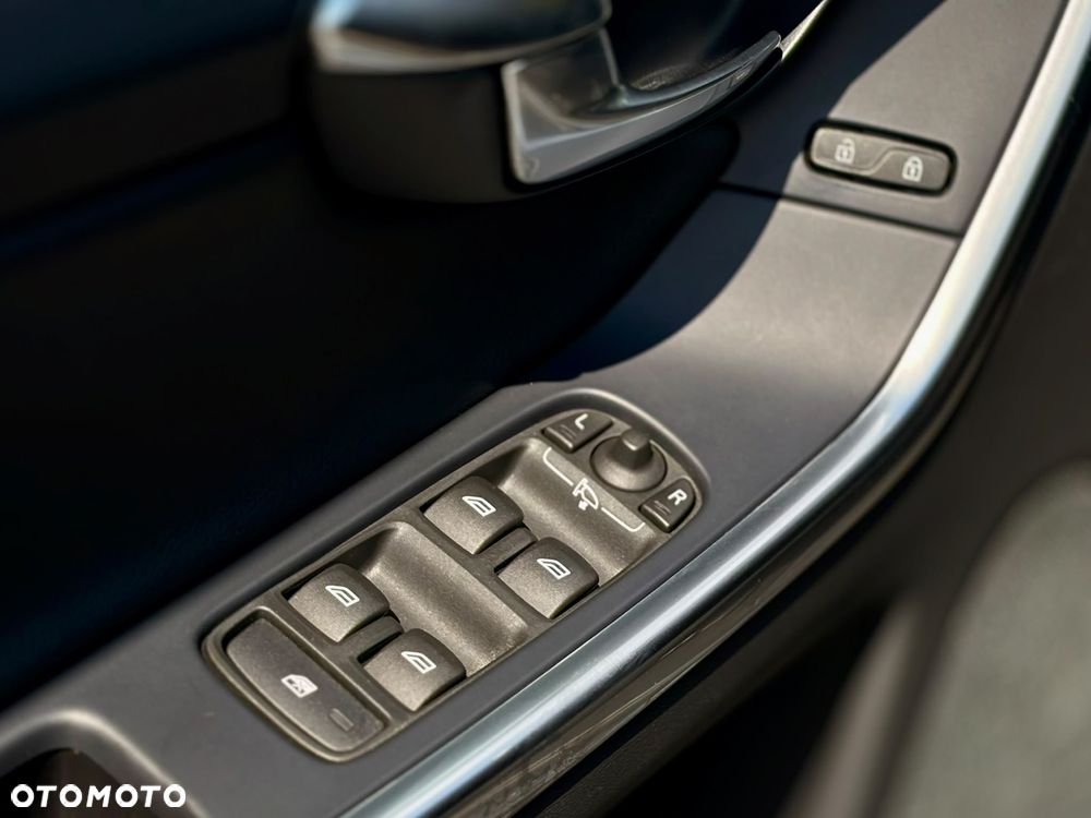 Volvo XC 60 D4 AWD Summum - 19