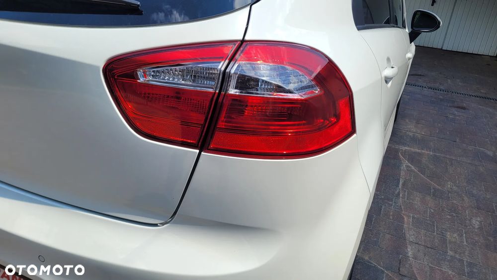 Kia Rio 1.4 Dream Team Edition - 8