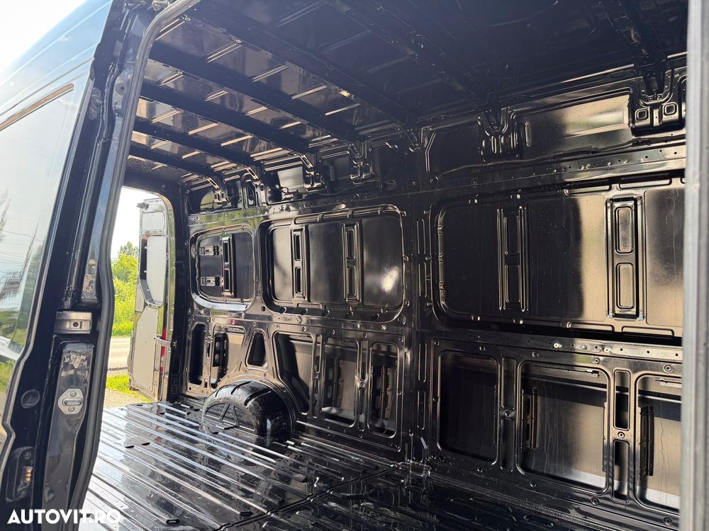 Volkswagen Crafter 4x4 LUNG L4H3 - 16