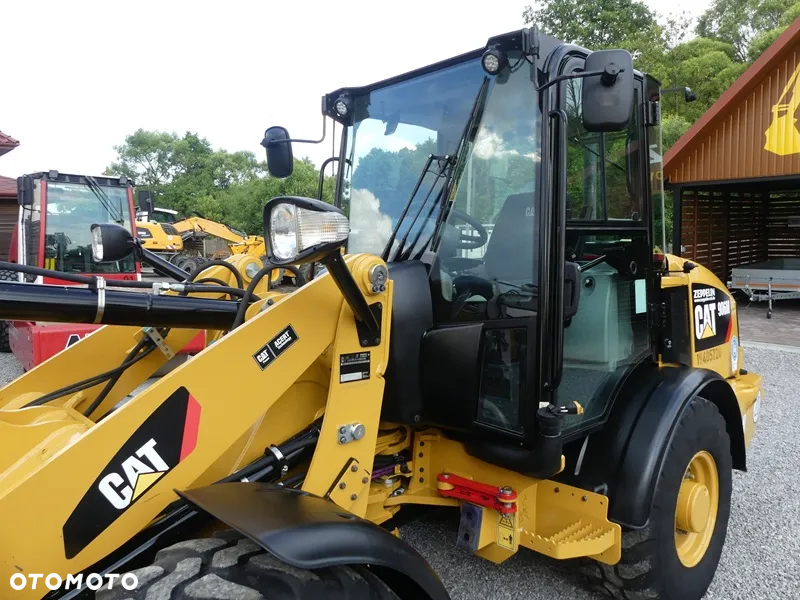 Caterpillar CAT 906M Z Niemiec / 2019r / 2668mtg / Serwisowany / - 24