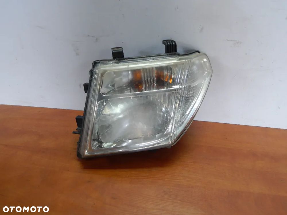 Lampa przód przednia Nissan Navara D40 Pahfinder R51 05-14 zwykła Łuków części - 2