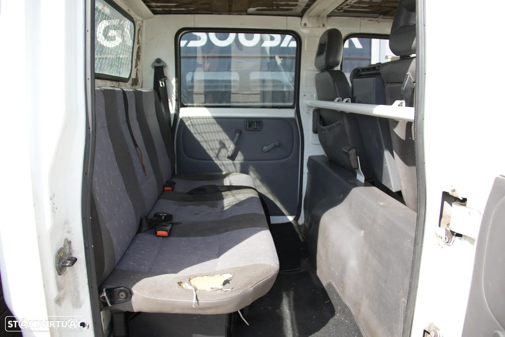 Nissan Cabstar 3.0TD 120cv E120 6Lugares - 10