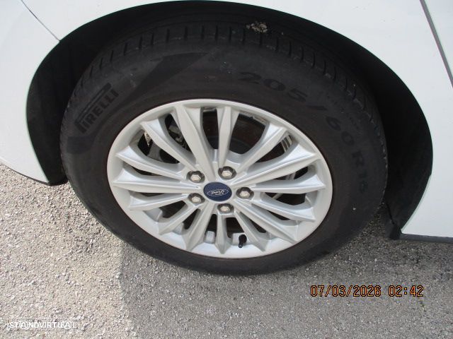 Ford Focus 1.5 EcoBlue S&S ACTIVE - 9
