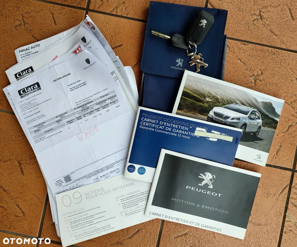 Peugeot 2008 1.2 Pure Tech Allure S&S - 41