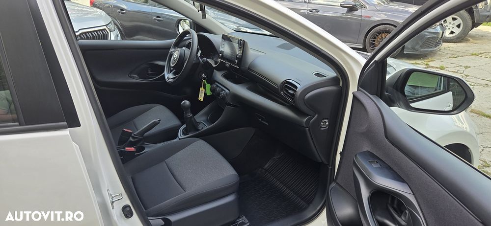Toyota Yaris 1.0 L Eco - 24