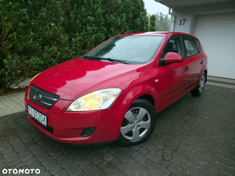 Kia Ceed Cee'd 1.6 Crdi Comfort + - 1