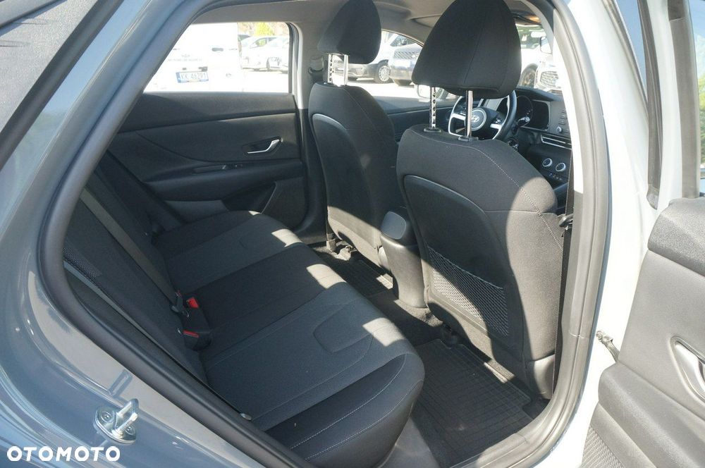 Hyundai Elantra 1.6 Modern - 30