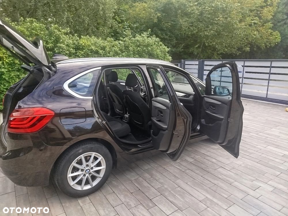 BMW Seria 2 216d - 9