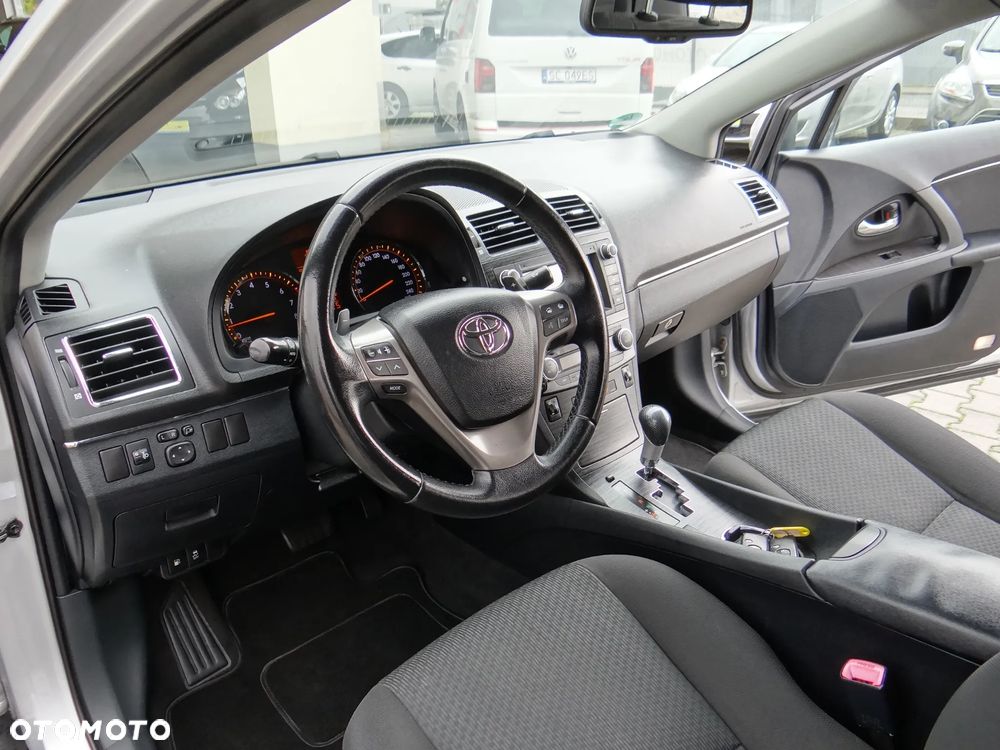 Toyota Avensis 2.0 Sol EU5 MS - 22