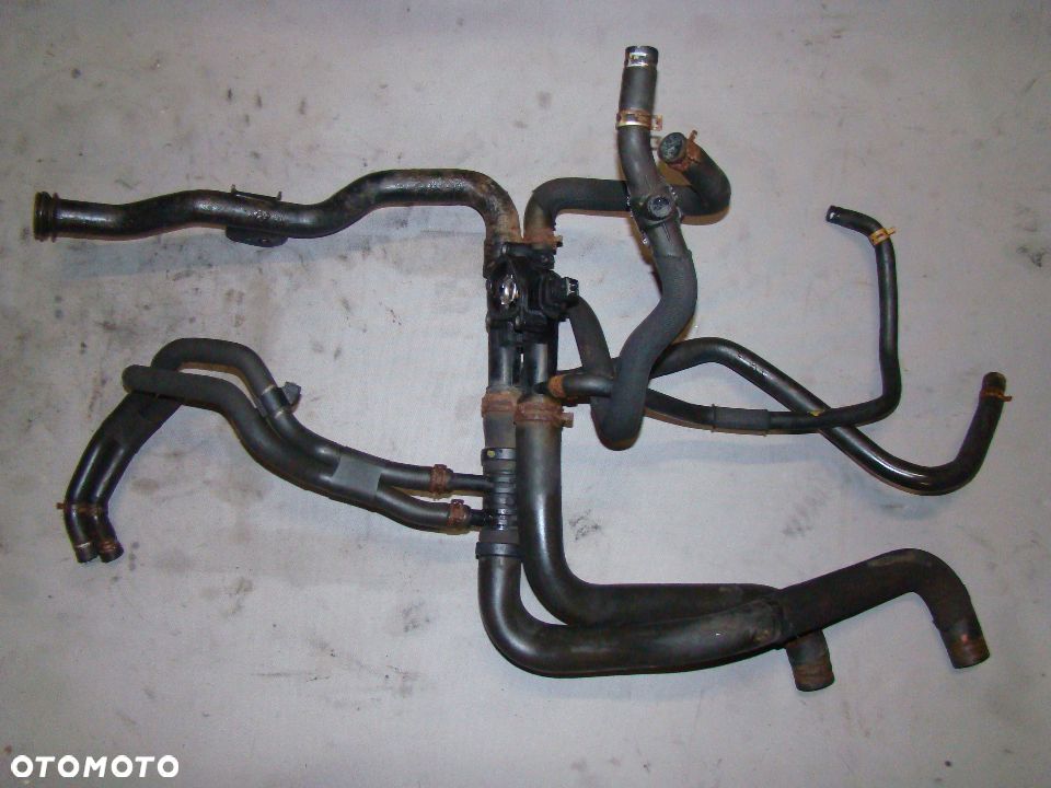 WĄŻ RURA PRZEWÓD KRÓCIEC WODY TERMOSTAT VIVARO TRAFIC MASTER 2.5 DCI CDTI G9U - 1