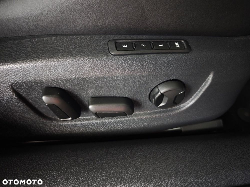 Skoda Superb 2.0 TDI SCR Sportline DSG - 28