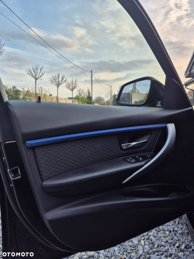 BMW Seria 3 320d xDrive M Sport - 18