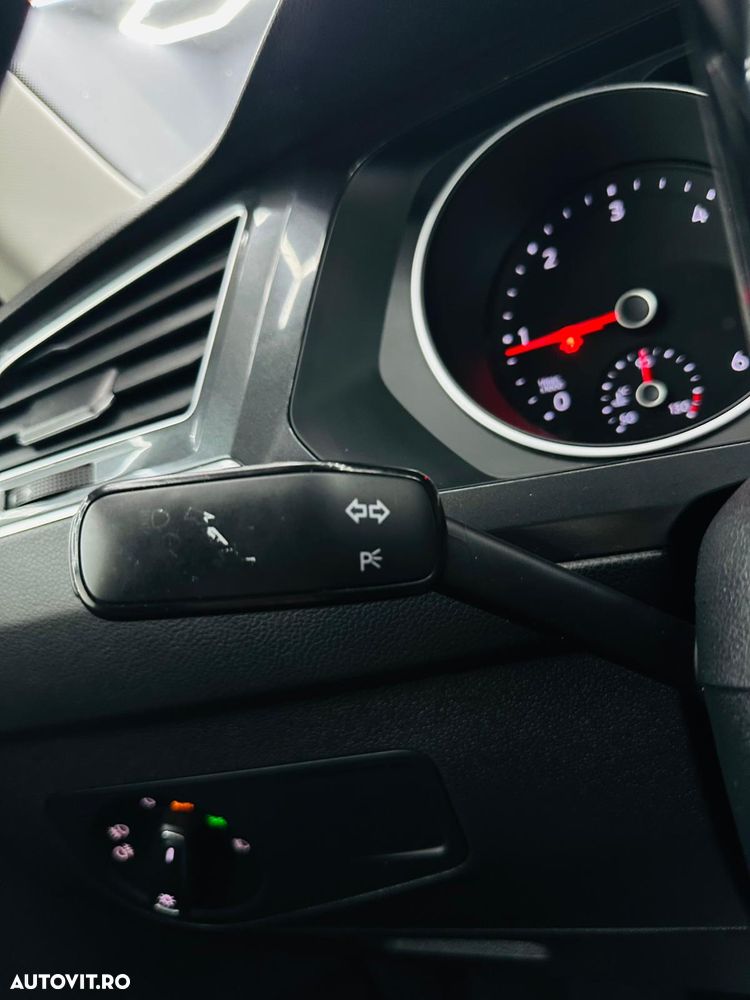 Volkswagen Tiguan - 31