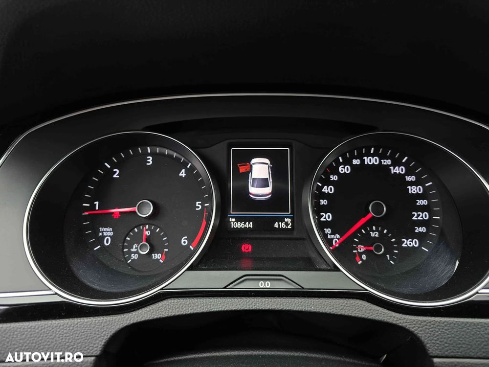 Volkswagen Passat - 8