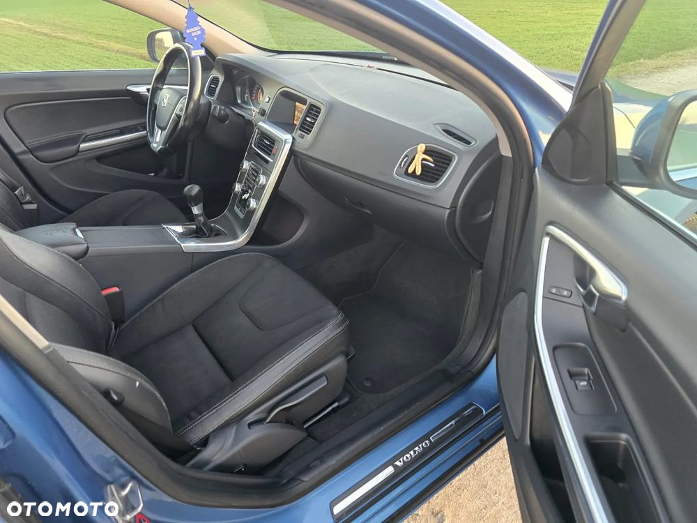 Volvo S60 D3 Momentum - 9