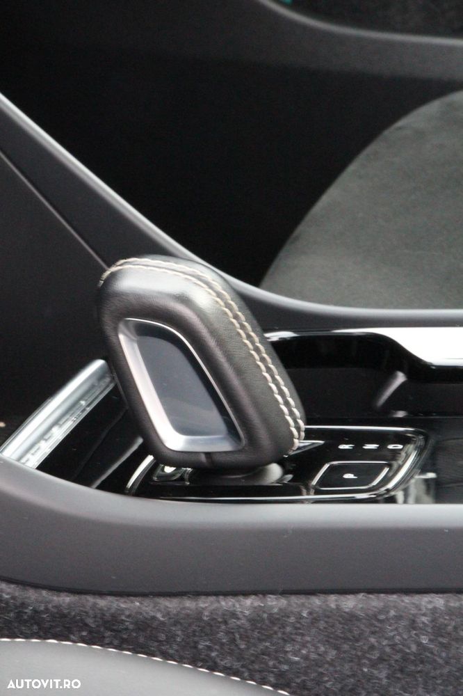 Volvo XC 40 Recharge Twin Motor AWD Ultimate - 17