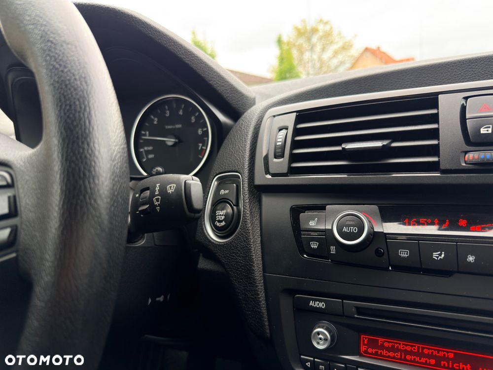 BMW Seria 1 118i Sport Line - 31