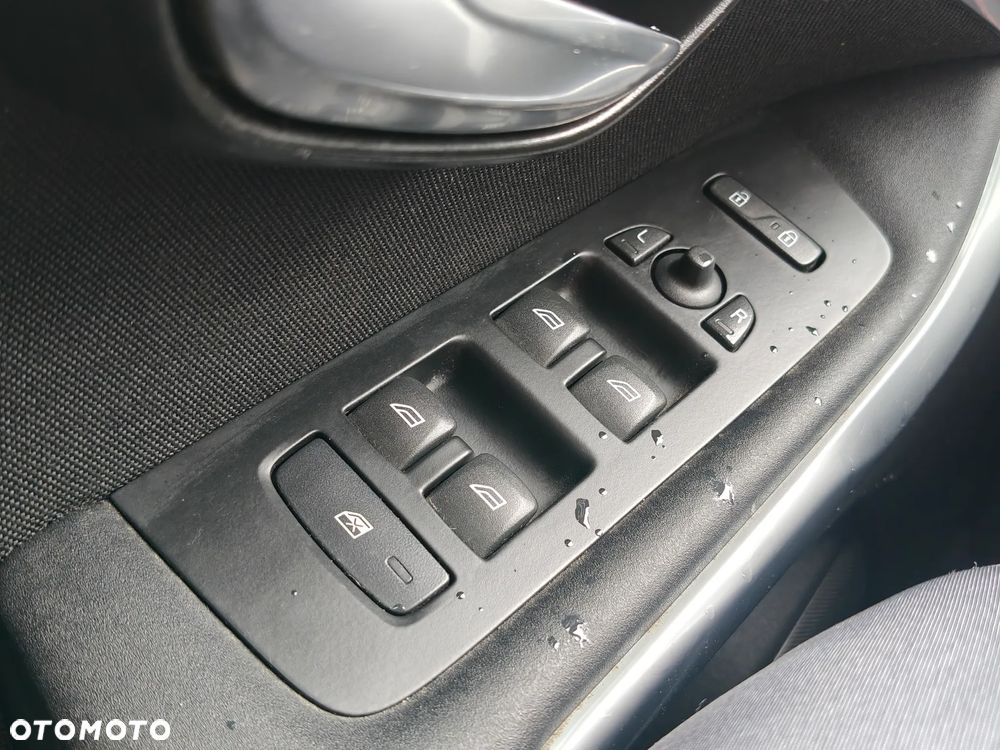 Volvo V40 D2 Kinetic - 33