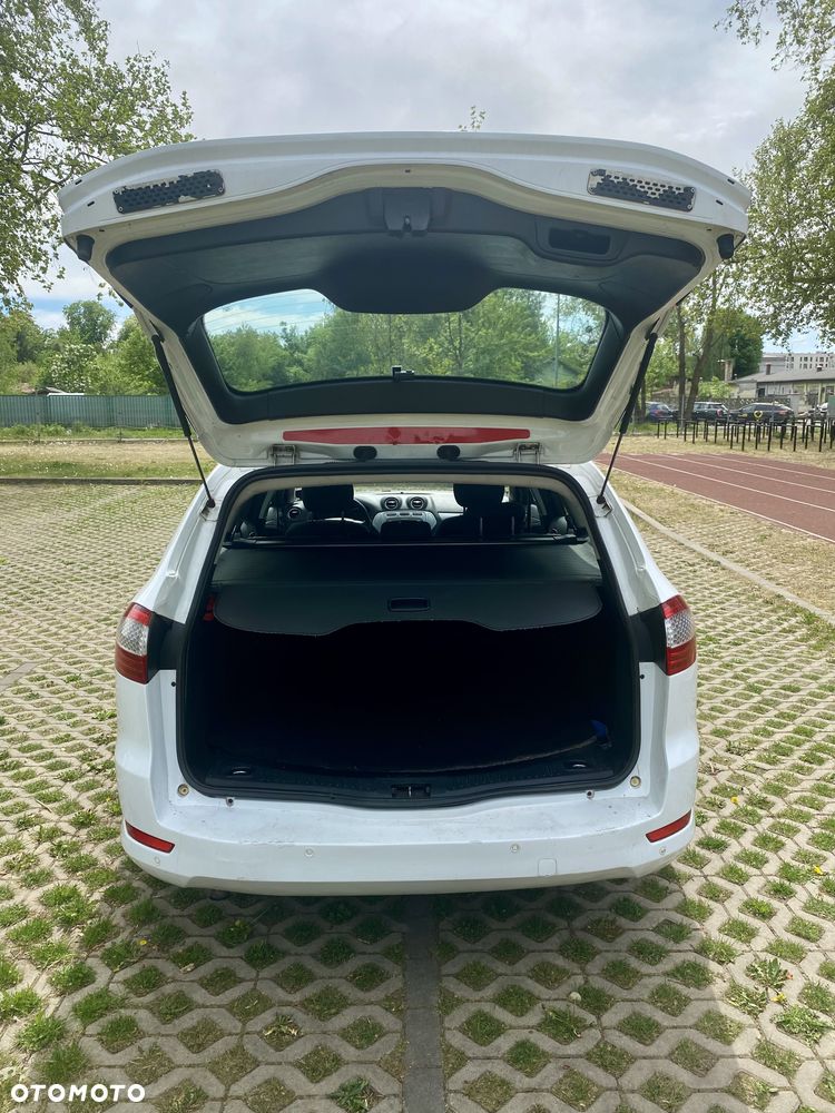 Ford Mondeo 1.6 Ambiente - 16