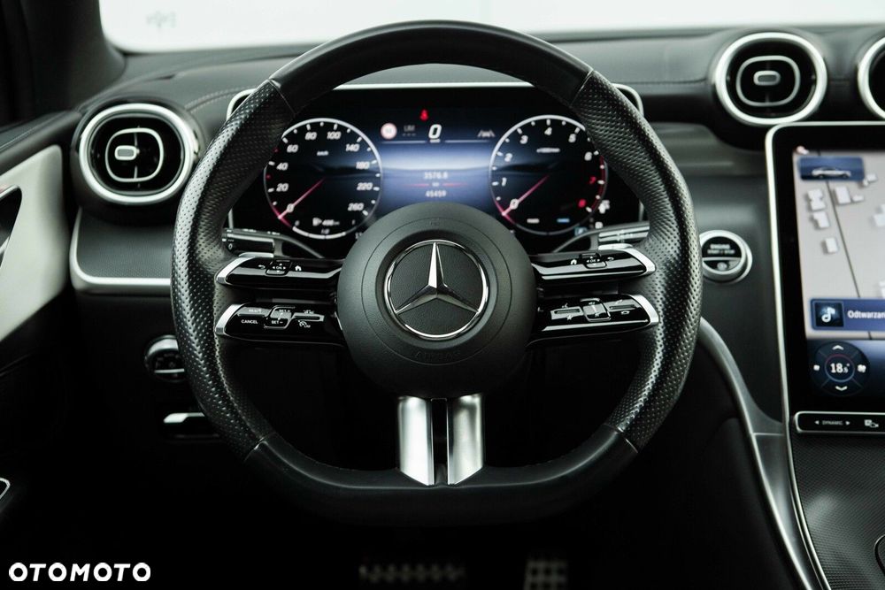 Mercedes-Benz GLC - 25