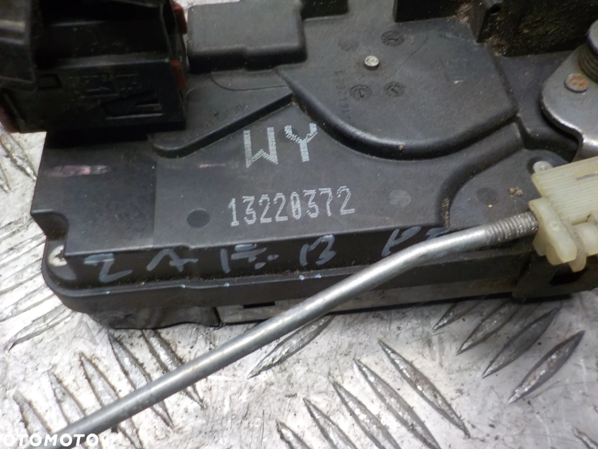 OPEL ZAFIRA B ZAMEK DRZWI PRAWY TYŁ - 2