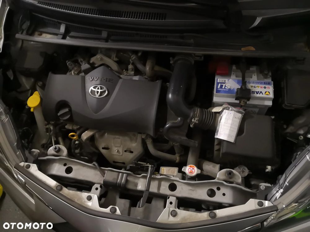 Toyota Yaris 1.5 Premium - 22